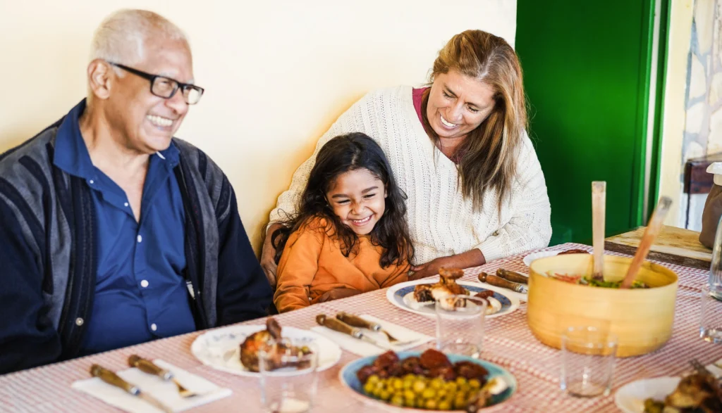 Familia latina reunida en Estados Unidos tras la aprobación de la petición I-130
